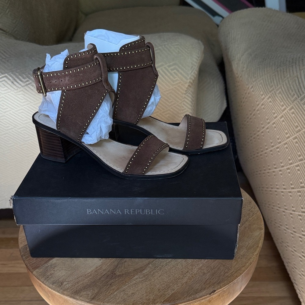 Banana Republic Brown Heeled Sandals - Picture 4 of 4